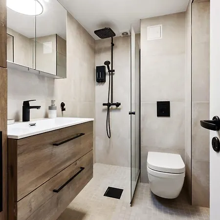Apartamento Roomsly - Free Parking In Peaceful Area