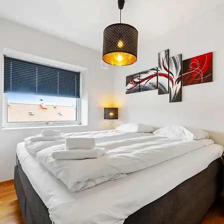 Apartment Roomsly - Free Parking In Peaceful Area *